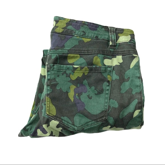 CAbi Denim - CAbi #766 Clover Camo Skinny Zipper Ankle Jeans